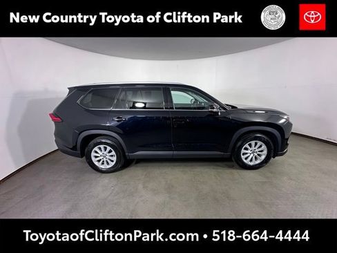 Used 2024 Toyota Grand Highlander AWD image 2