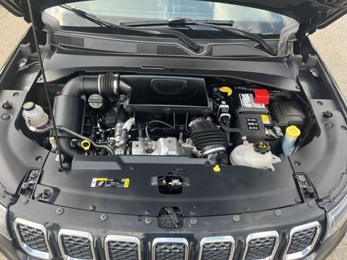 Used 2023 Jeep Compass Limited AWD/4WD image 9