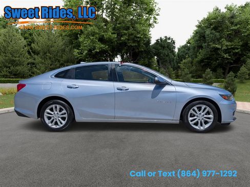 Used 2017 Chevrolet Malibu LT image 9