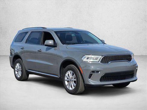 Used 2022 Dodge Durango SXT image 3
