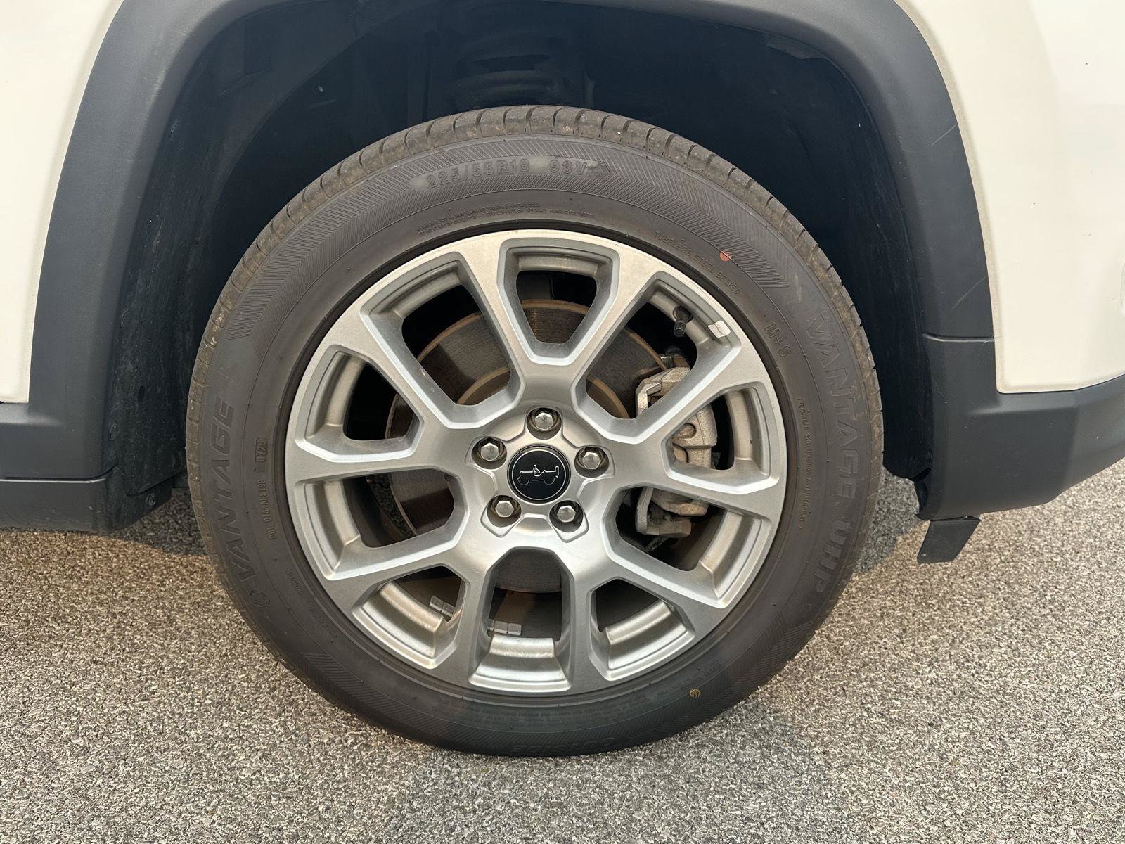 Used 2025 Jeep Compass Limited AWD/4WD image 16