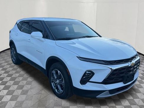 Used 2023 Chevrolet Blazer LT w/ Driver Confidence Package FWD image 2