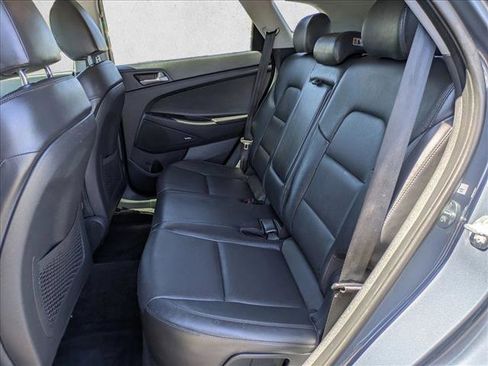 Used 2021 Hyundai Tucson Limited image 18