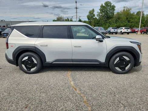 New 2026 Kia EV9 Wind image 8