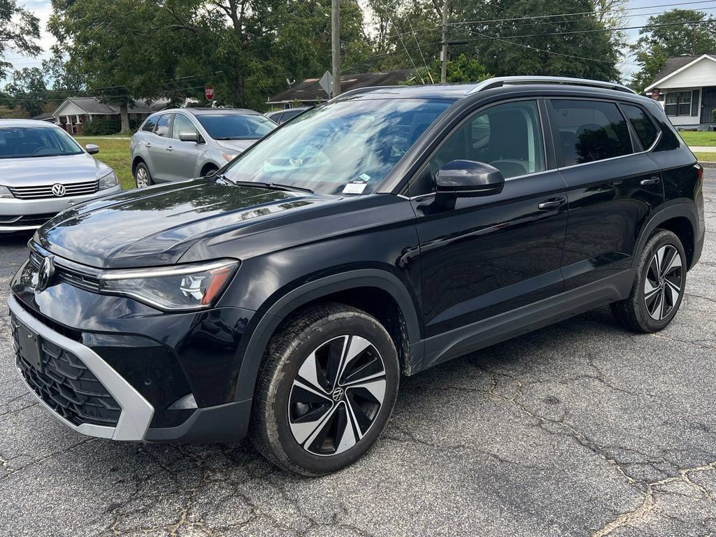 Used 2025 Volkswagen Taos SE AWD/4WD image 18