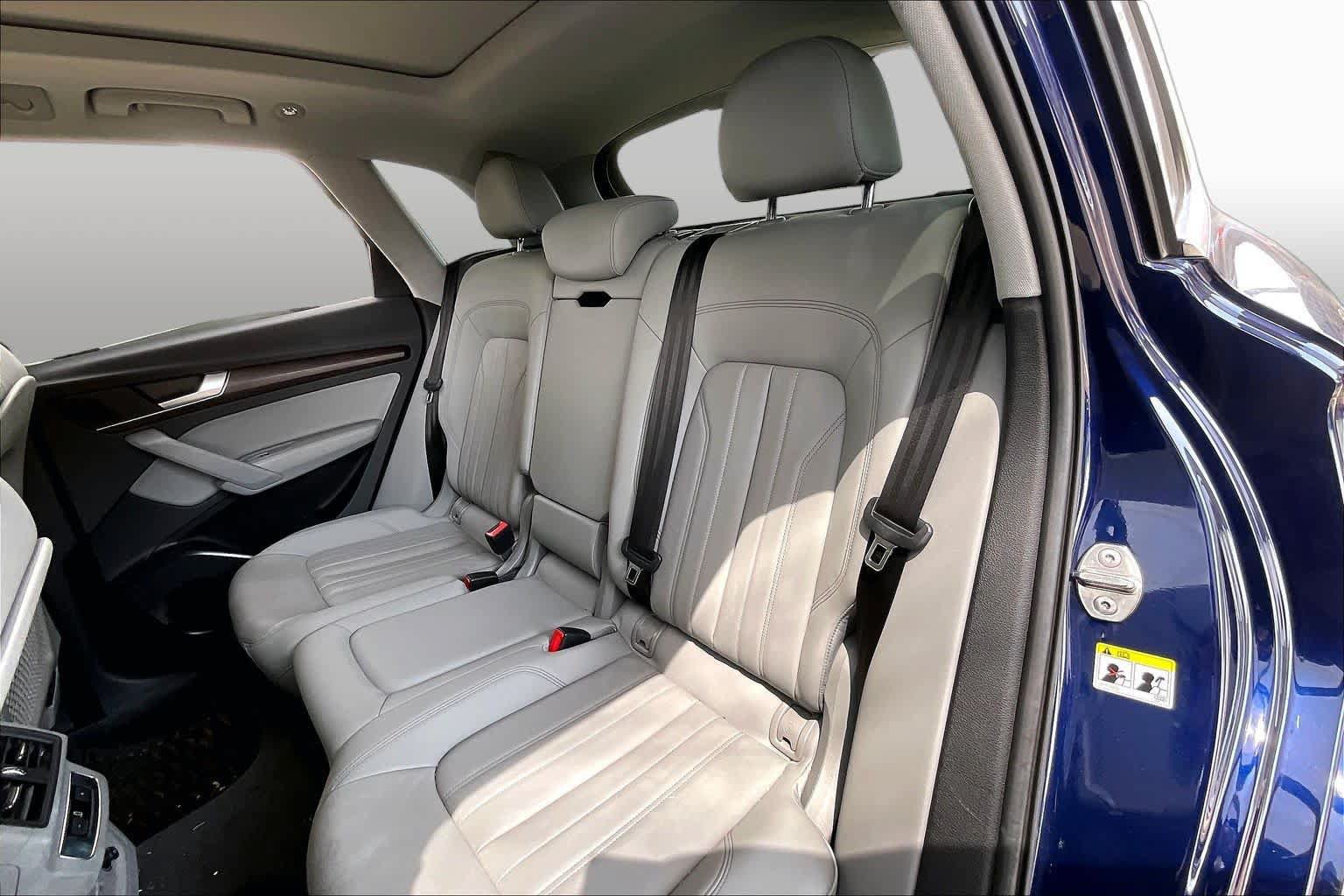 Used 2023 Audi Q5 2.0T Premium w/ Convenience Package AWD/4WD image 21