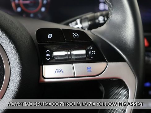 Used 2023 Hyundai Elantra SEL w/ Convenience Package FWD image 4