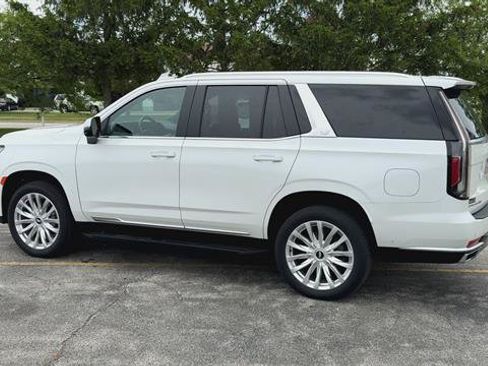 Used 2021 Cadillac Escalade Luxury AWD/4WD image 6