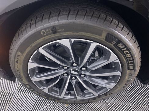 New 2026 Cadillac Lyriq Sport w/ LPO, Floor Liner Package AWD/4WD image 15