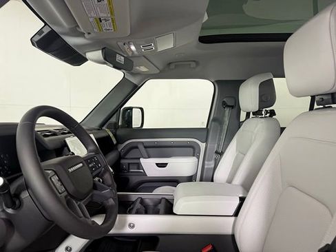 New 2026 Land Rover Defender 110 X-Dynamic SE image 29