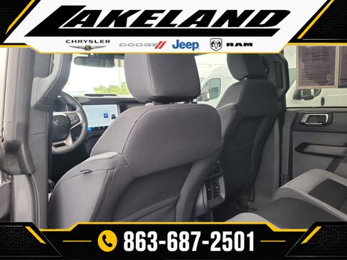 Used 2025 Ford Bronco 4-Door AWD/4WD image 12