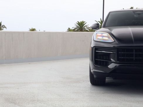 New 2026 Porsche Cayenne S AWD/4WD image 12