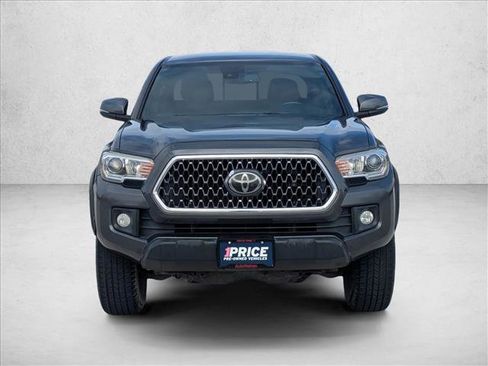 Used 2019 Toyota Tacoma TRD Off-Road image 2