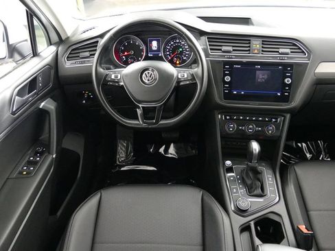 Used 2018 Volkswagen Tiguan SE AWD/4WD image 26