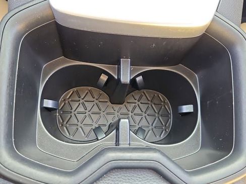 Used 2023 Toyota RAV4 XLE Premium image 20