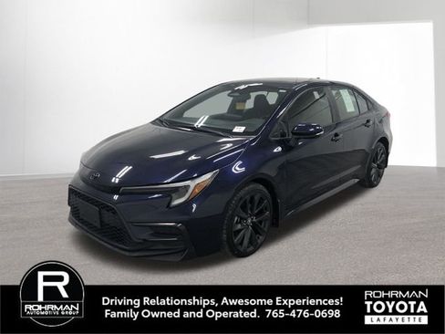 Used 2023 Toyota Corolla SE image 2