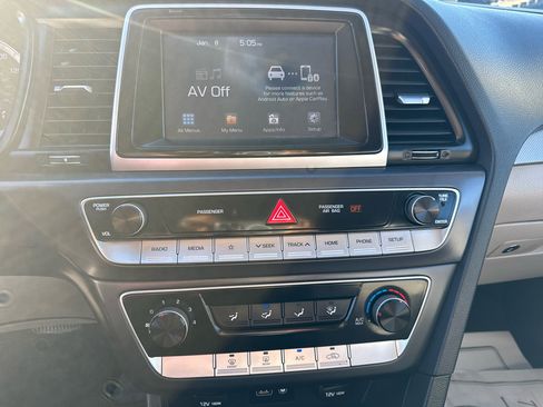 Used 2018 Hyundai Sonata SE image 19