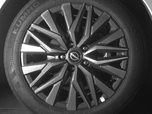 Used 2025 Nissan Altima 2.5 SV image 13