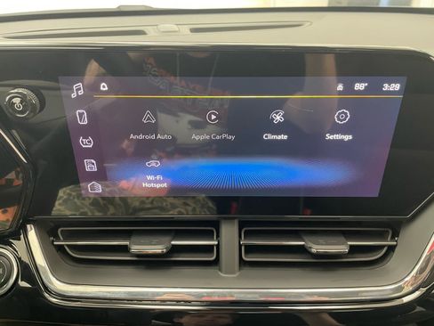 New 2026 Chevrolet Trax RS w/ Sunroof Package FWD image 3