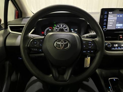 Used 2020 Toyota Corolla LE FWD image 15