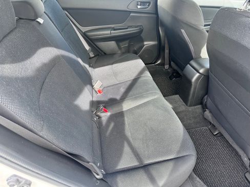 Used 2014 Subaru Impreza 2.0i Premium AWD/4WD image 9