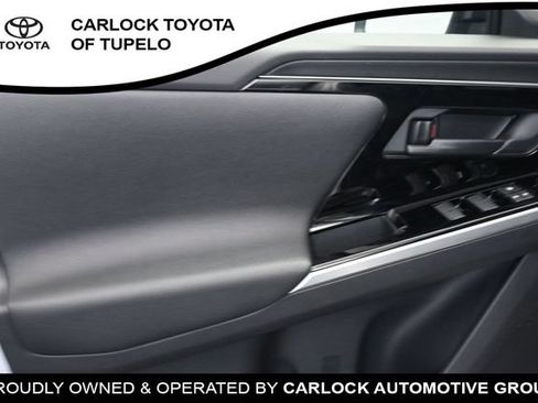 Used 2025 Toyota bZ4X FWD image 30