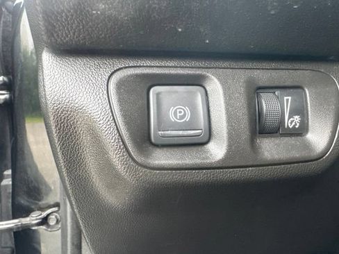 Used 2023 GMC Acadia SLT AWD/4WD image 17