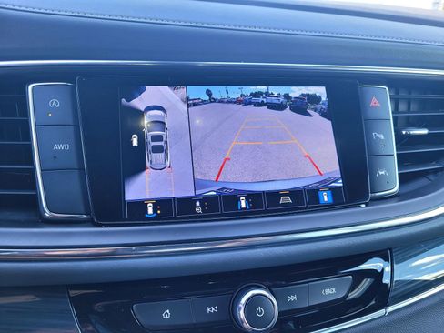 Used 2024 Buick Enclave Premium image 7