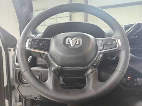 Used 2025 RAM 2500 Laramie AWD/4WD image 24