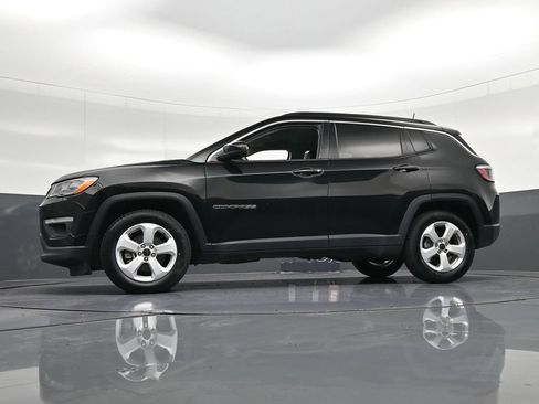 Used 2021 Jeep Compass Latitude FWD image 35