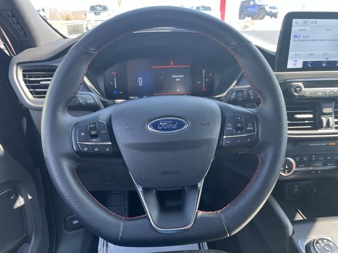 Used 2025 Ford Escape ST-Line image 19