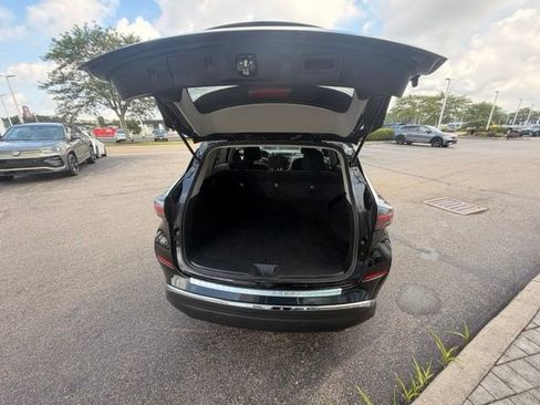 Used 2023 Nissan Murano S AWD/4WD image 11