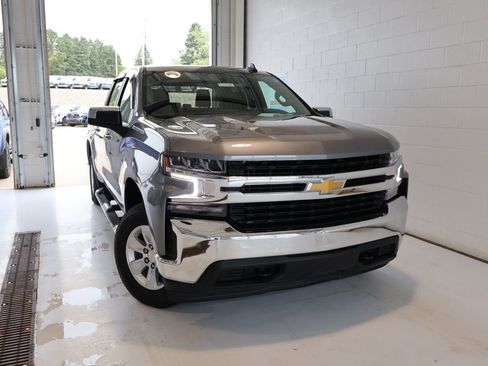 Used 2021 Chevrolet Silverado 1500 LT AWD/4WD image 40
