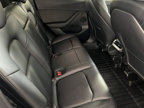 Used 2022 Tesla Model Y Performance AWD/4WD image 23