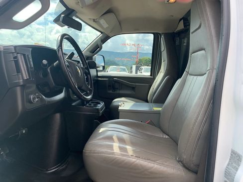 Used 2020 Chevrolet Express 3500 Extended w/ Driver Convenience Package RWD image 10
