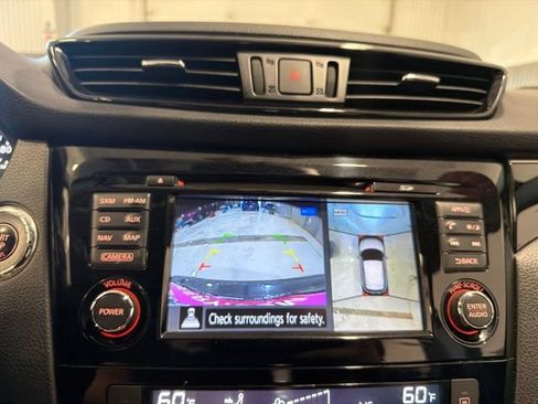 Used 2018 Nissan Rogue Sport SL AWD/4WD image 26
