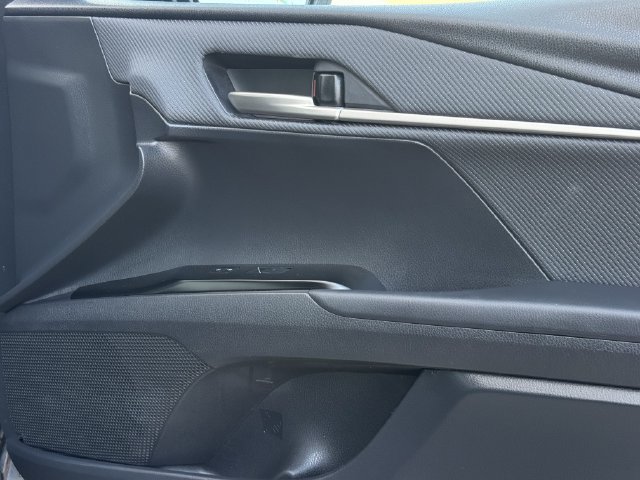 Used 2025 Toyota Camry SE FWD image 29
