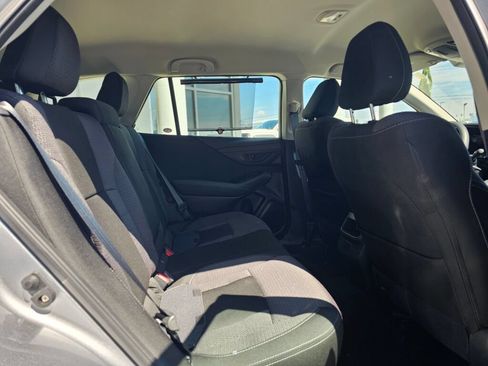 Used 2025 Subaru Outback AWD/4WD image 13