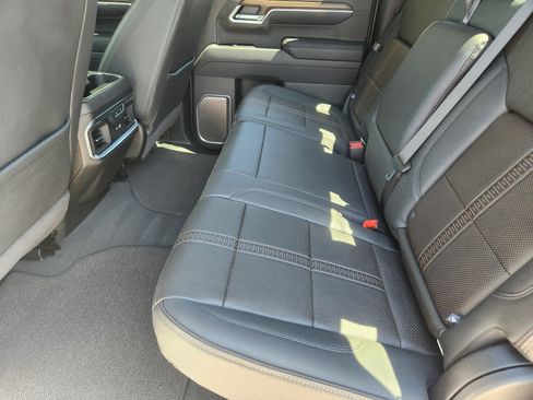 Used 2025 Chevrolet Silverado 1500 High Country AWD/4WD image 13