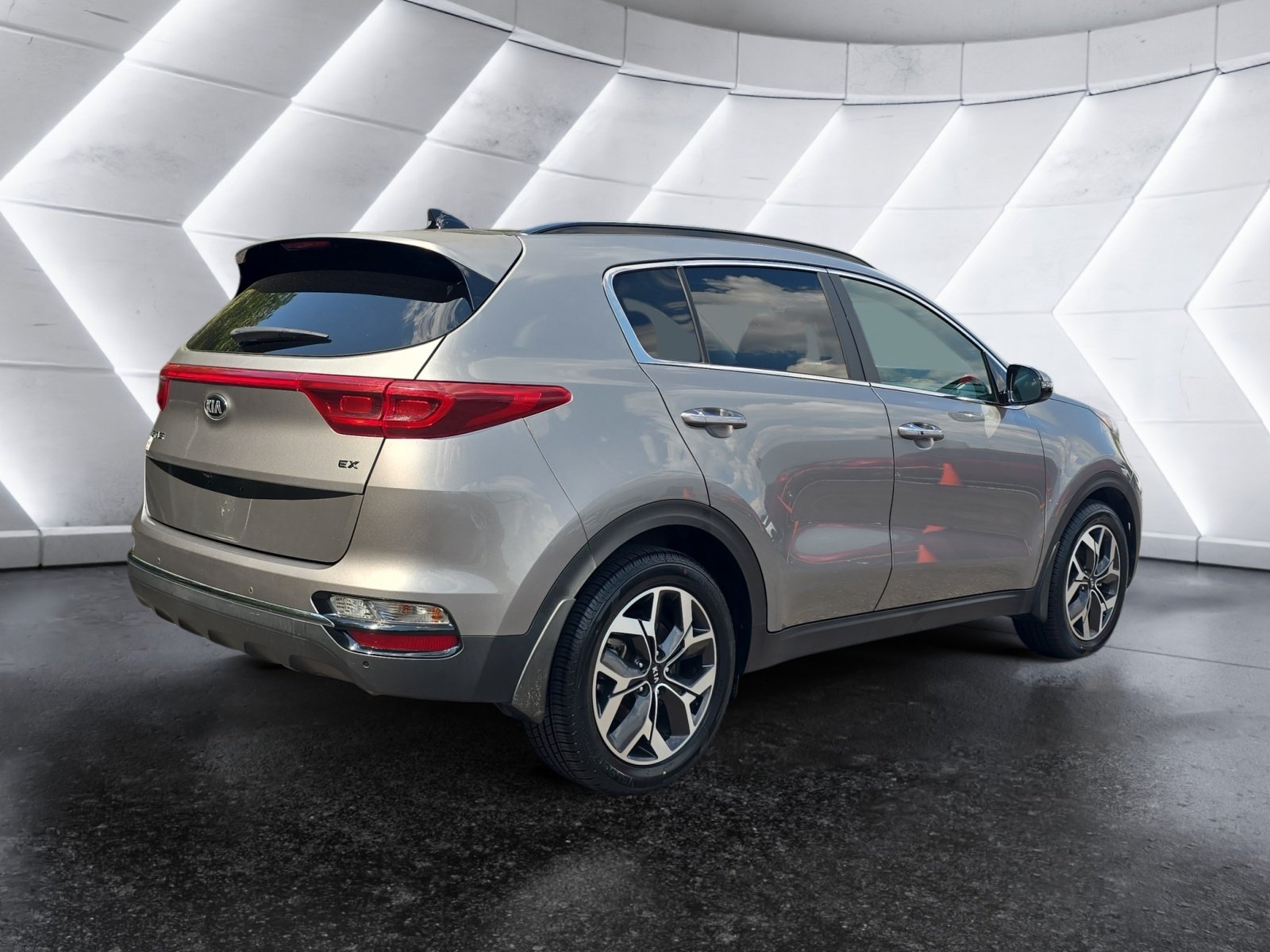 Used 2021 Kia Sportage EX w/ EX Technology Package FWD image 5