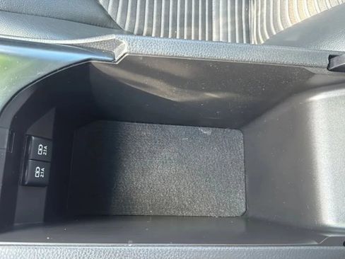 Used 2020 Toyota Camry SE w/ Carpet Mat Package FWD image 16