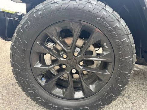 Used 2021 Jeep Wrangler Unlimited Sahara w/ Dual Top Group AWD/4WD image 9