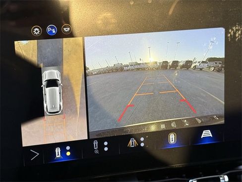 New 2026 Chevrolet Equinox LT w/ Convenience Package II image 16