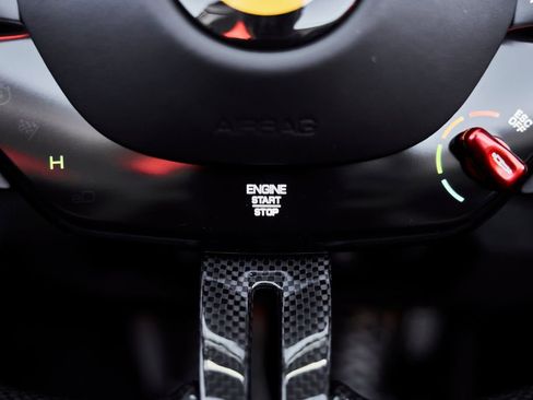 Used 2024 Ferrari SF90 Spider image 60