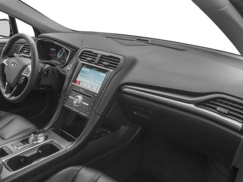 Used 2017 Ford Fusion Titanium FWD image 9