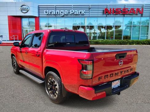 Used 2022 Nissan Frontier SV w/ SV Premium Package image 3