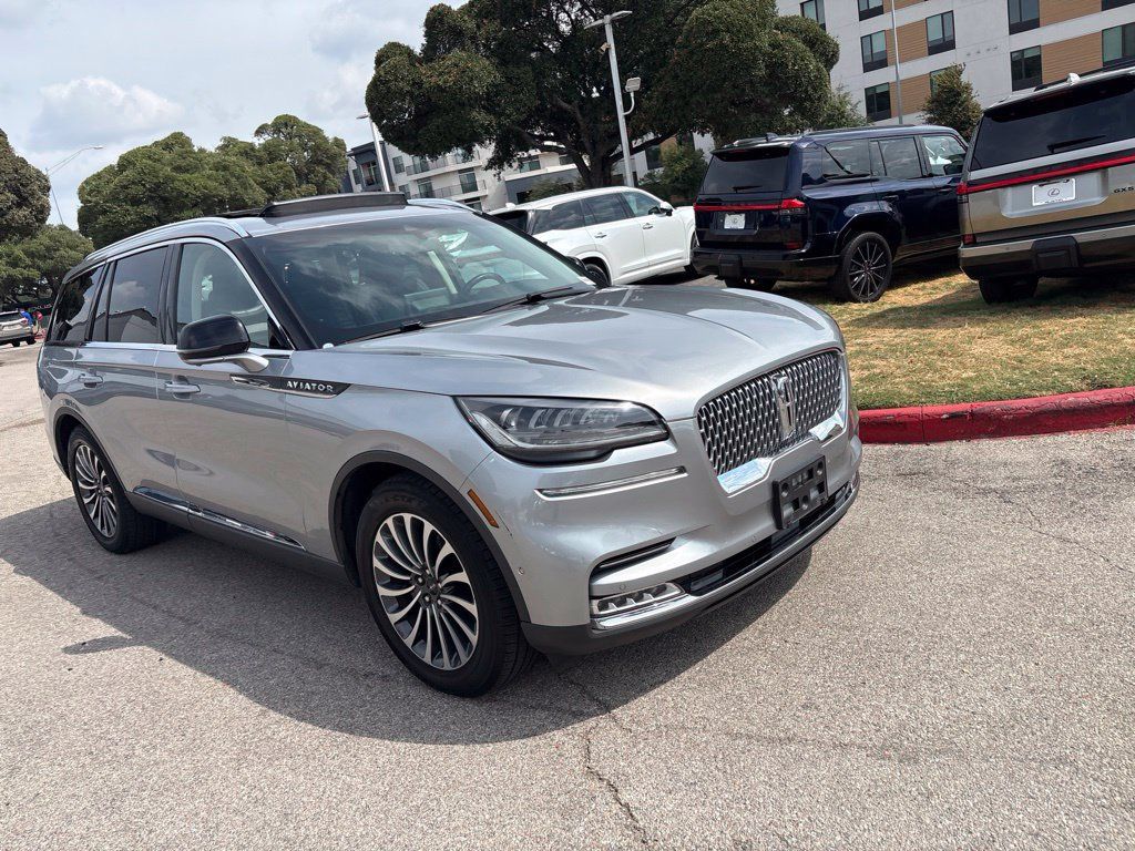 Used 2020 Lincoln Aviator Reserve w/ Equipment Group 201A RWD image 7
