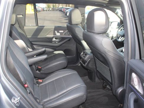 Used 2021 Mercedes-Benz GLS 450 4MATIC image 17
