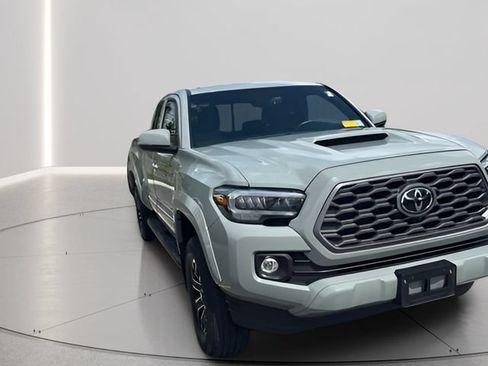 Used 2023 Toyota Tacoma TRD Sport w/ TRD Premium Sport Package AWD/4WD image 18