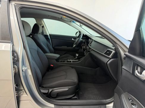 Used 2017 Kia Optima LX FWD image 23